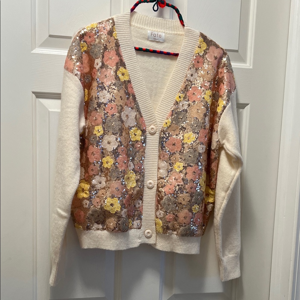 Fate Women's Cardigan - Cream with Floral Design